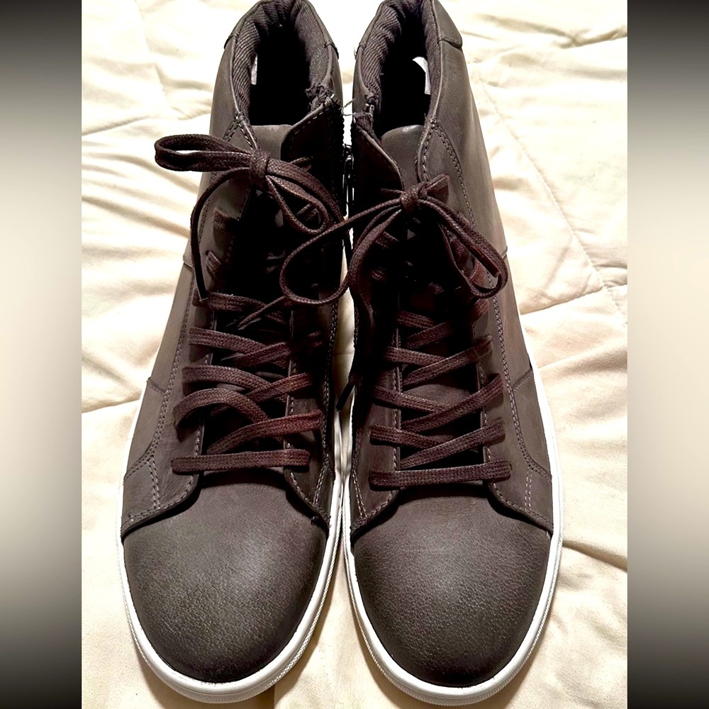 Four Brothers Mid-Top Leather Sneakers Men’s Size 11